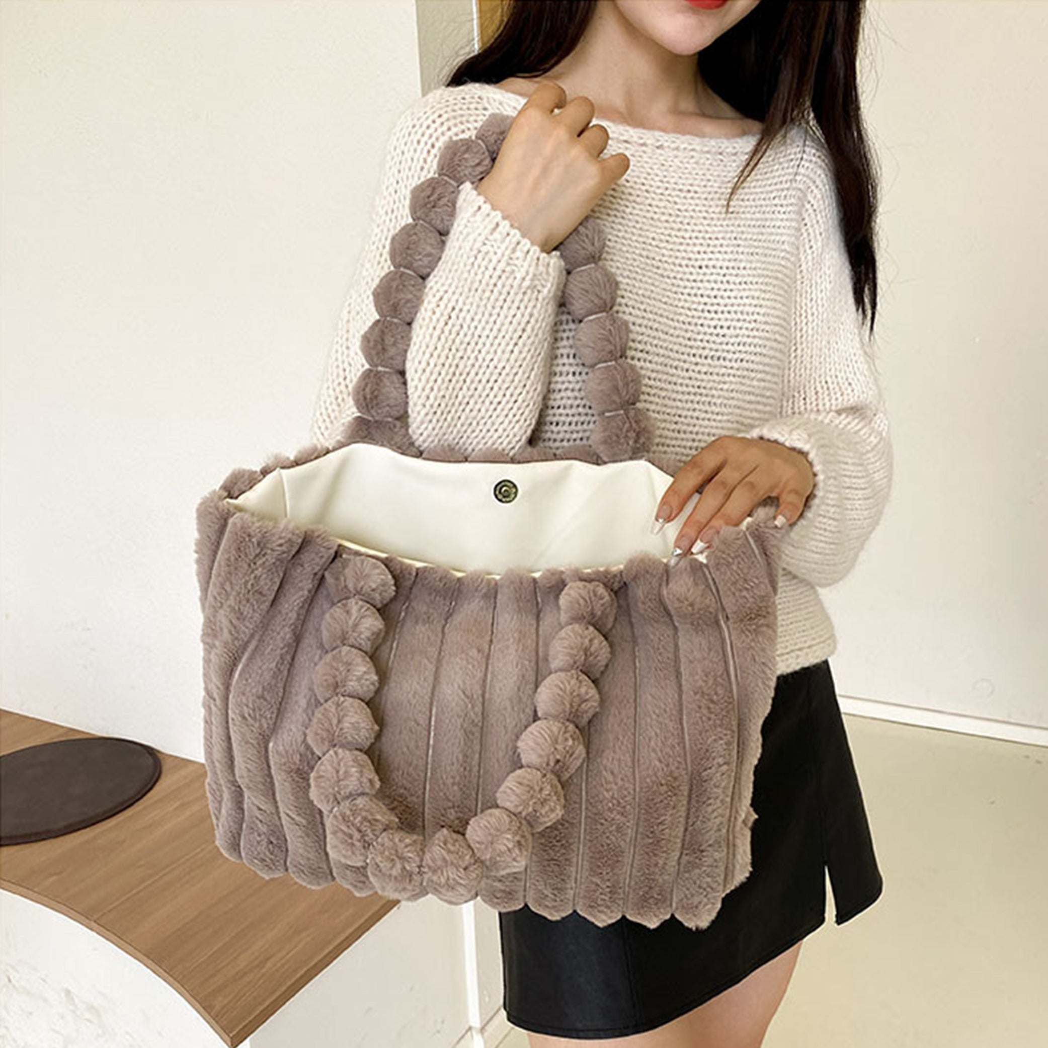 Dana | Plush Extra Soft Cloudpuff Shoulder Bag