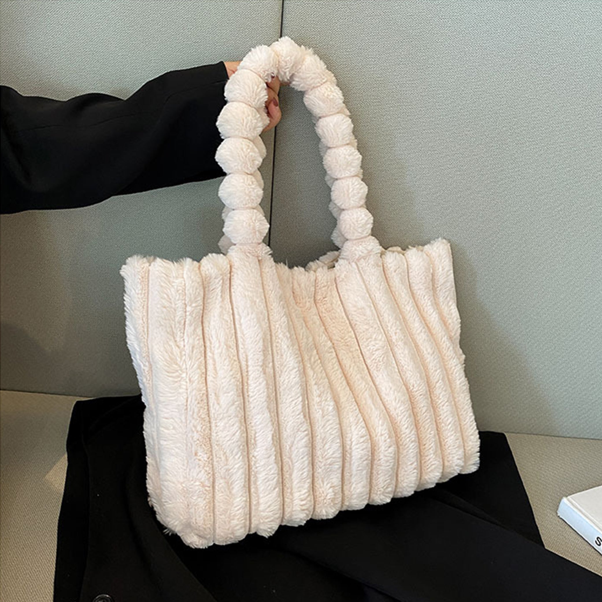 Dana | Plush Extra Soft Cloudpuff Shoulder Bag