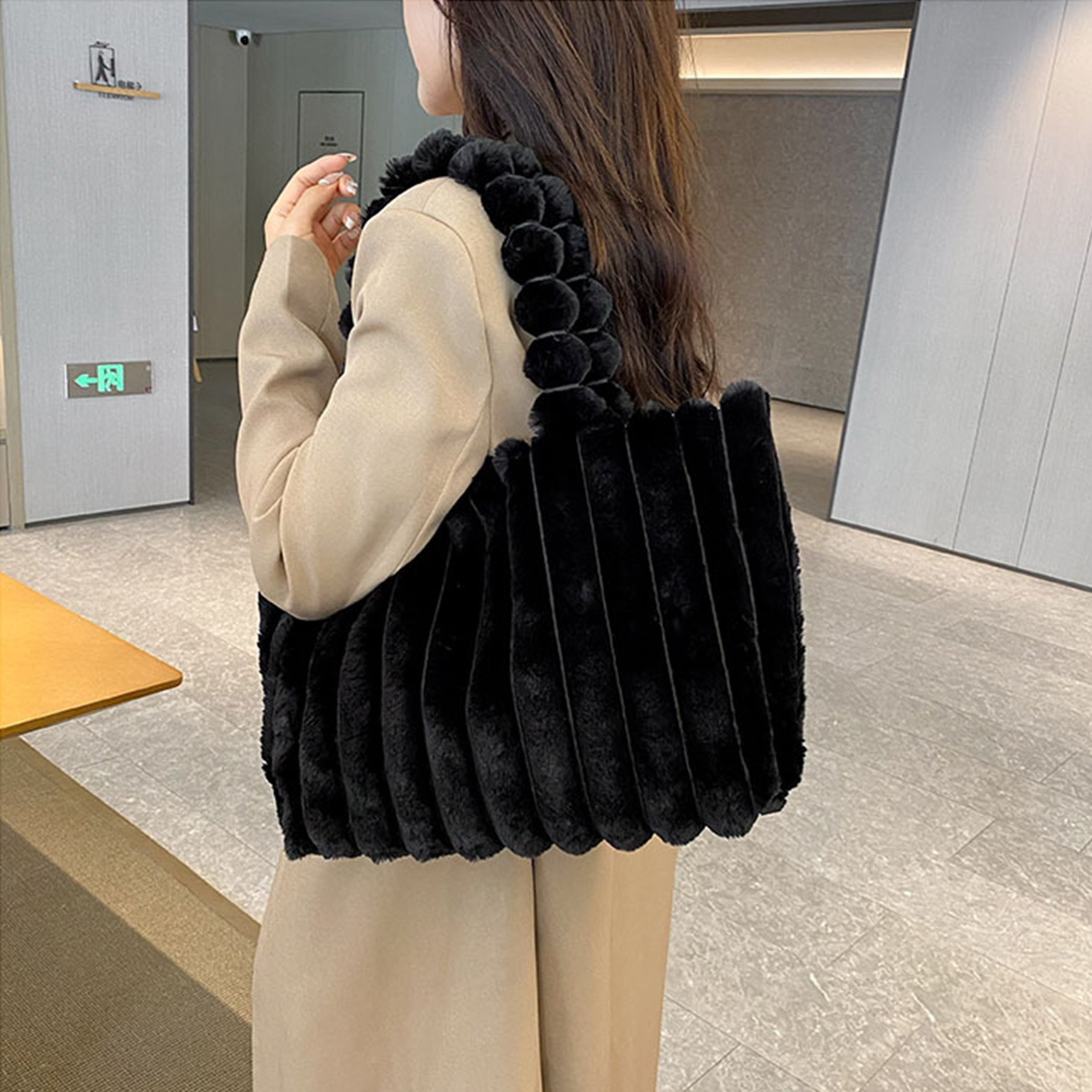 Dana | Plush Extra Soft Cloudpuff Shoulder Bag