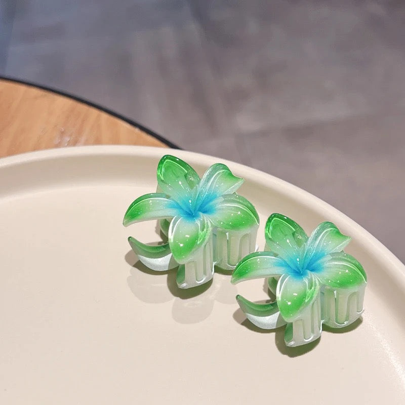 Tulip Flower Hair Clip – Elegant Design with Strong Grip