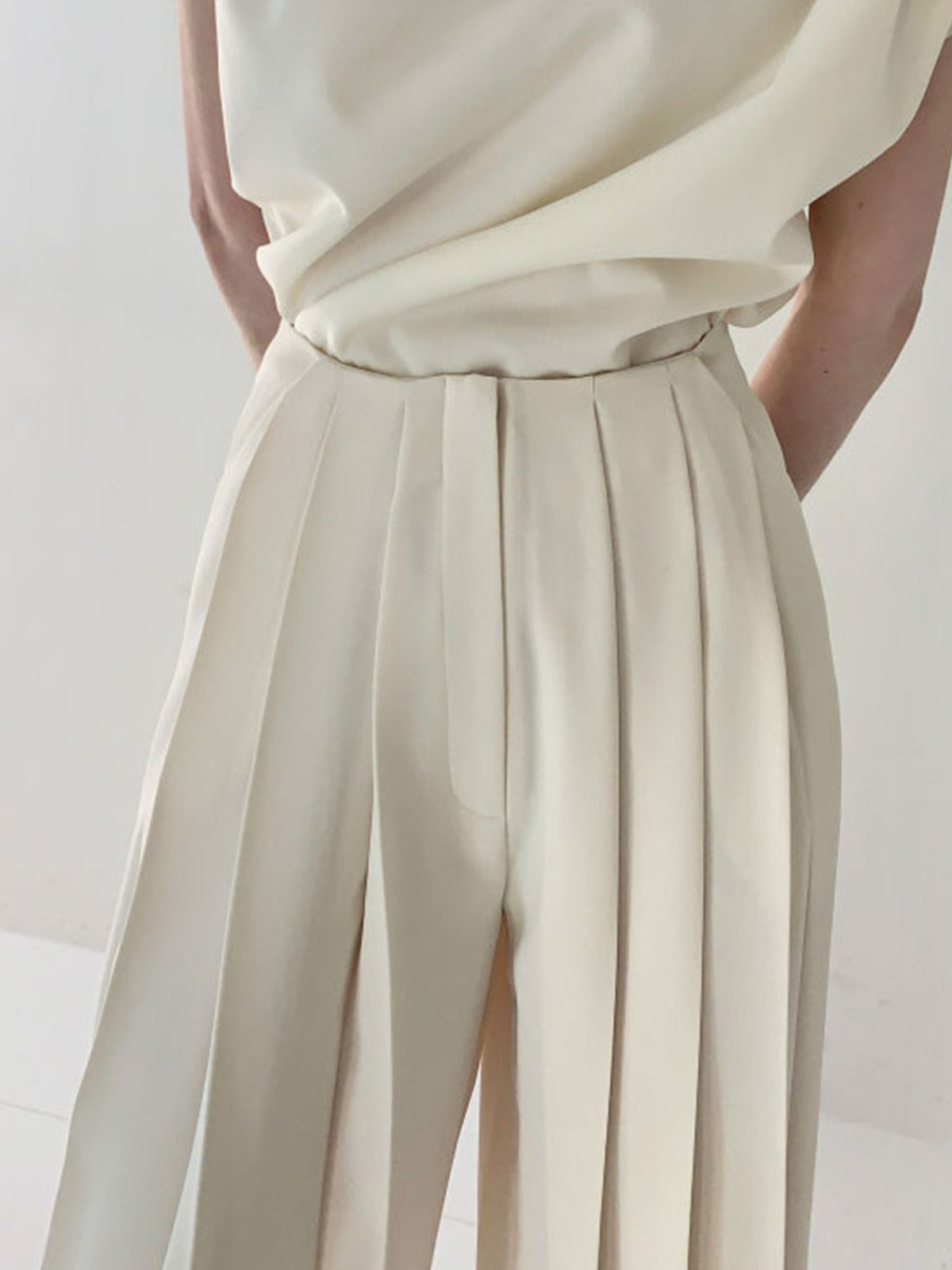 Ilyse | Wide-Leg High-Waist Pleated Trousers