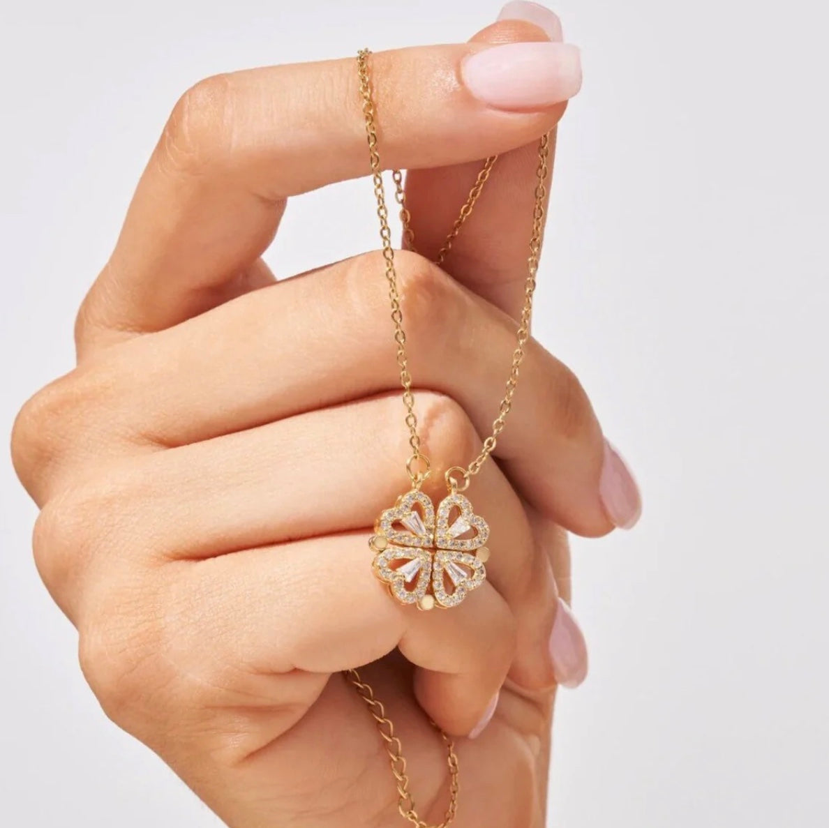 Elegant Minimalist Heart-Shaped Gold Necklace