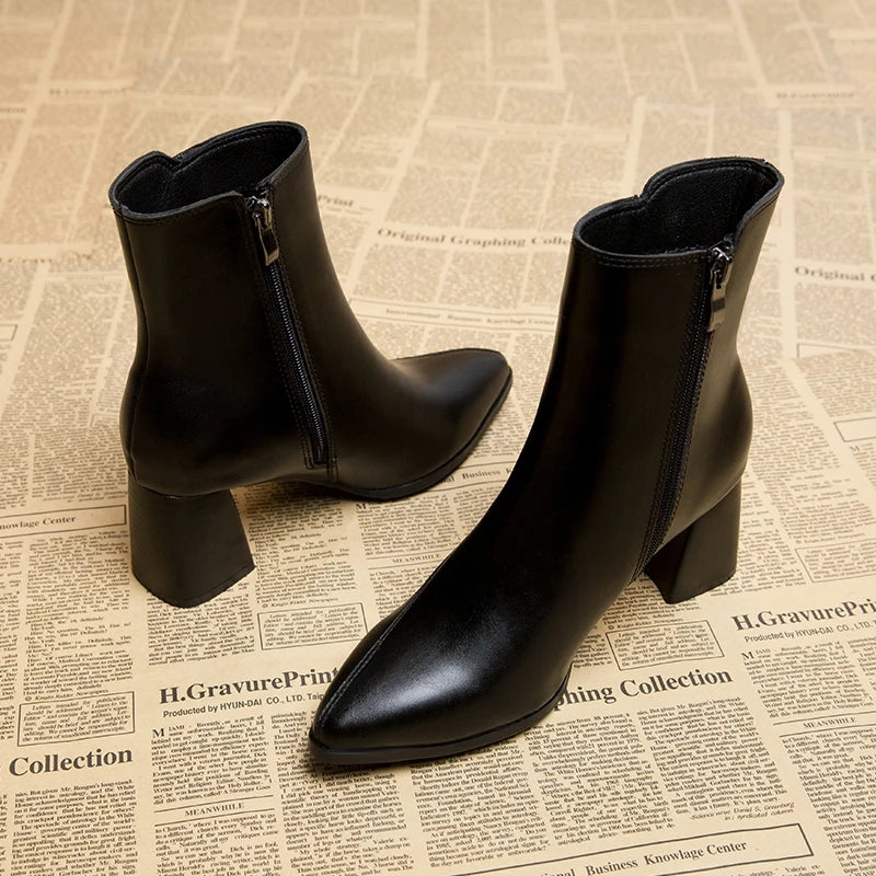 Delfia | Black Leather-Look Sculpted Ankle Boots with Heel