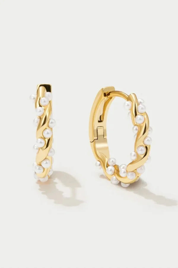 Elegant Gold Earrings with Pearl Detail – Timeless Style