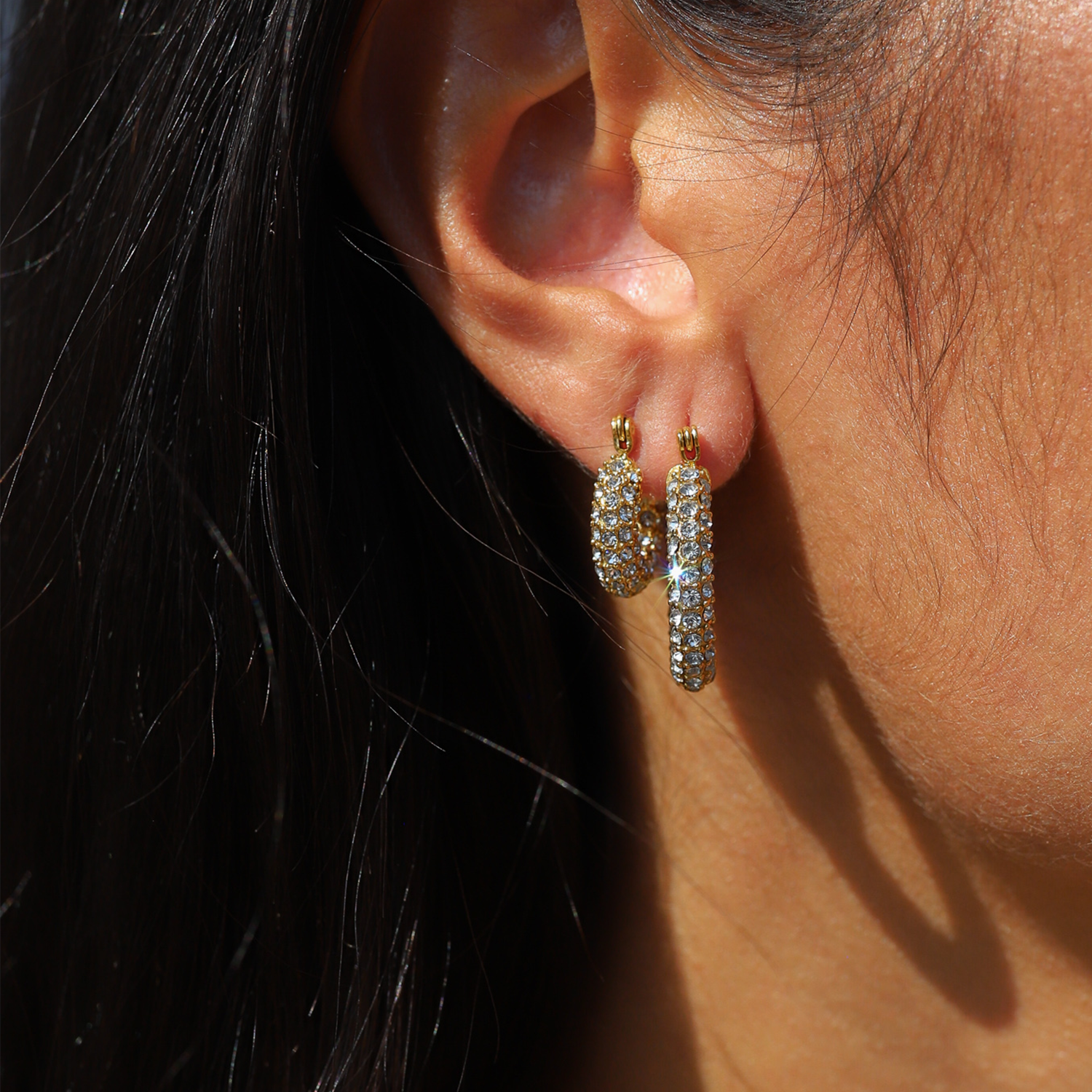 Judie | Chic Hoop Earrings Adorned with Zirconia Stones