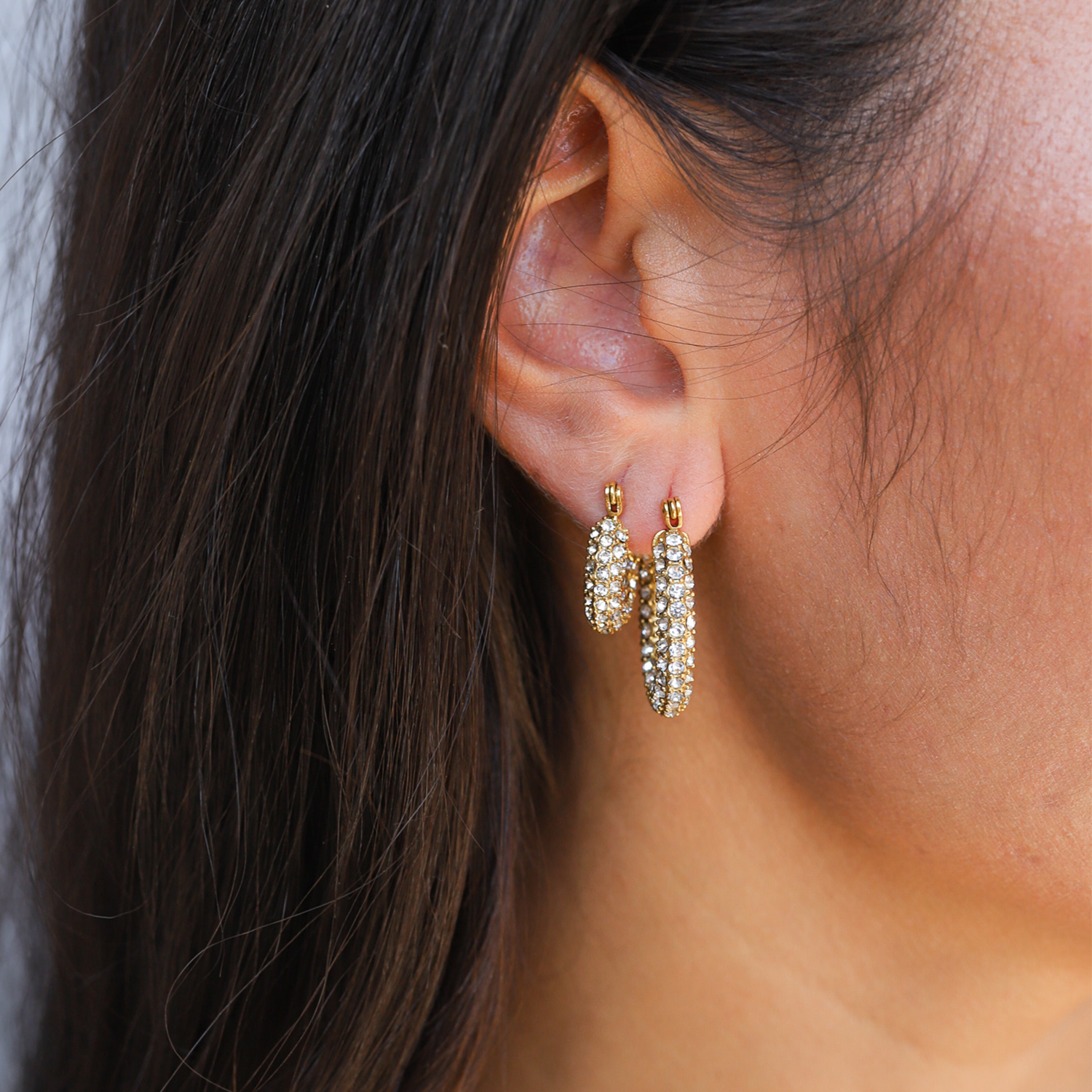 Judie | Chic Hoop Earrings Adorned with Zirconia Stones