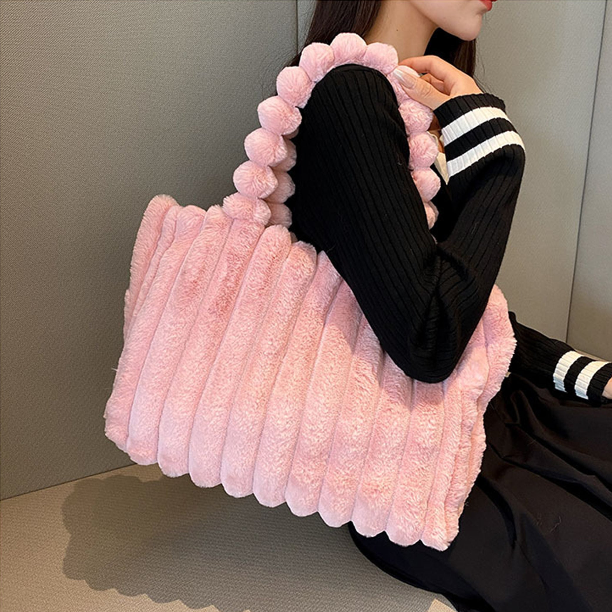 Dana | Plush Extra Soft Cloudpuff Shoulder Bag