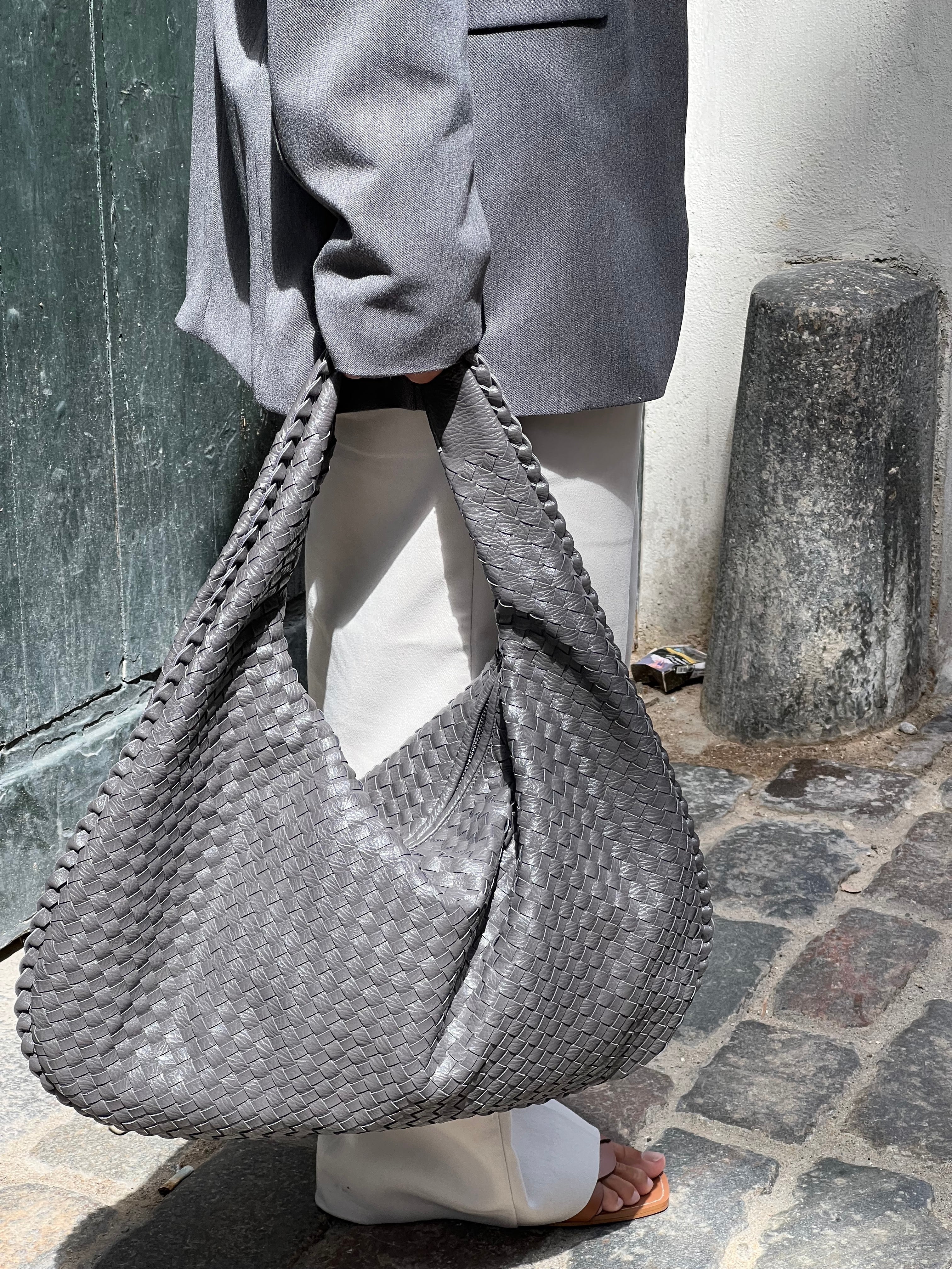 Veneta | Luxe Large Shoulder Bag