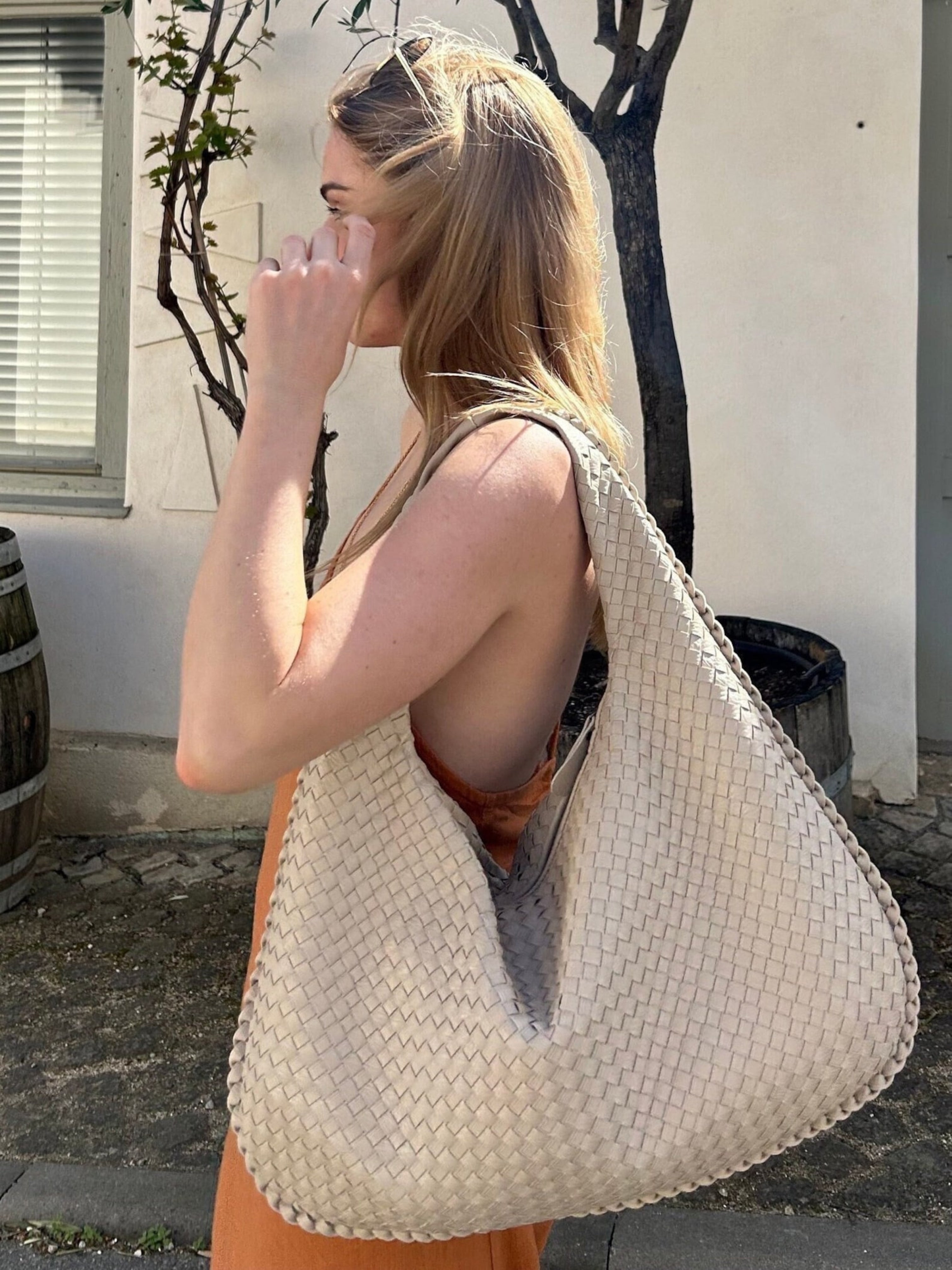 Veneta | Luxe Large Shoulder Bag