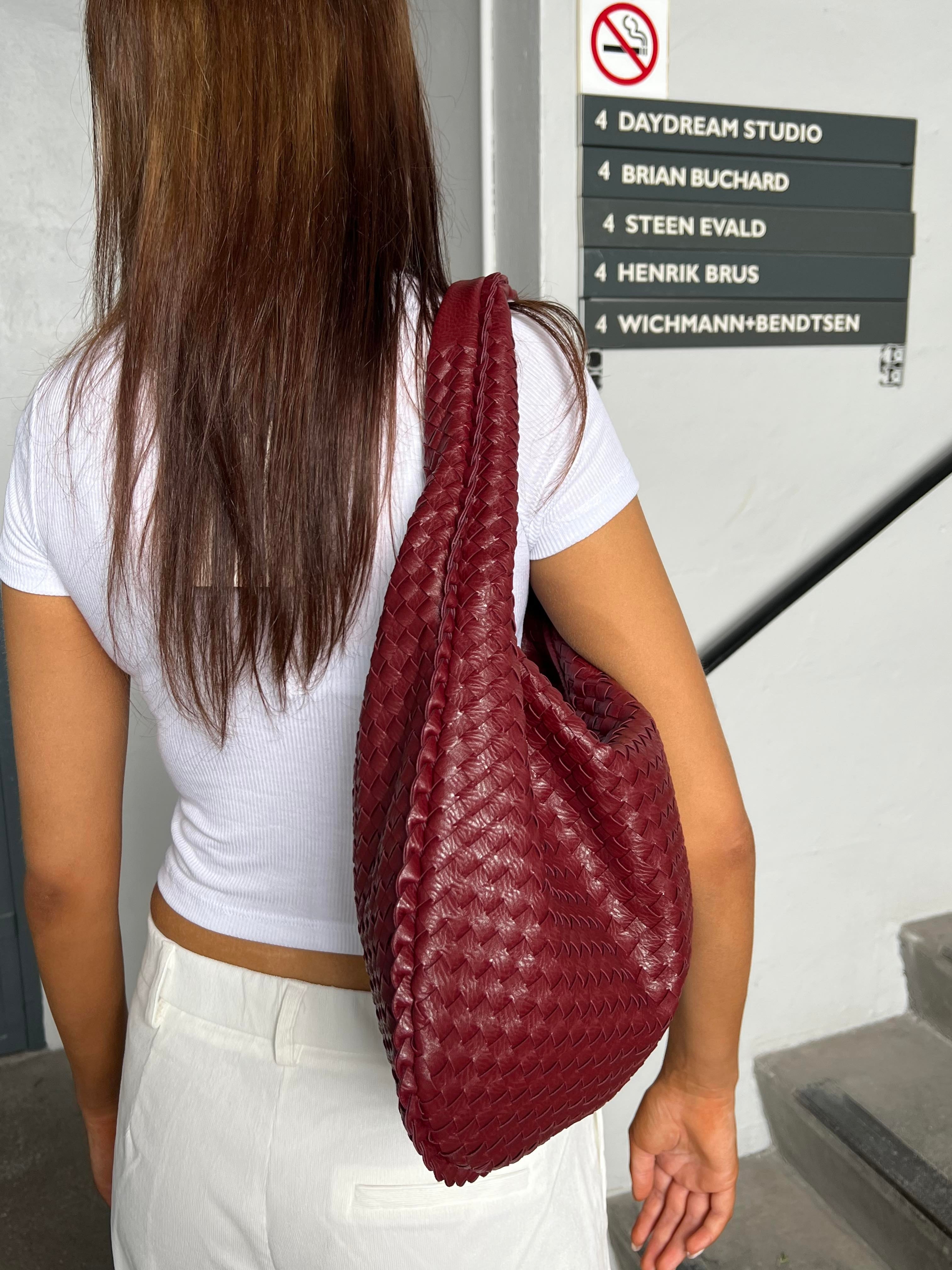 Veneta | Luxe Large Shoulder Bag