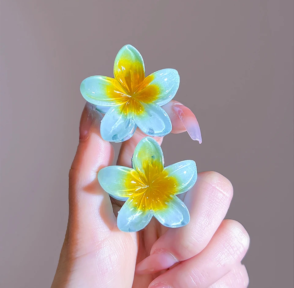 Tulip Flower Hair Clip – Elegant Design with Strong Grip
