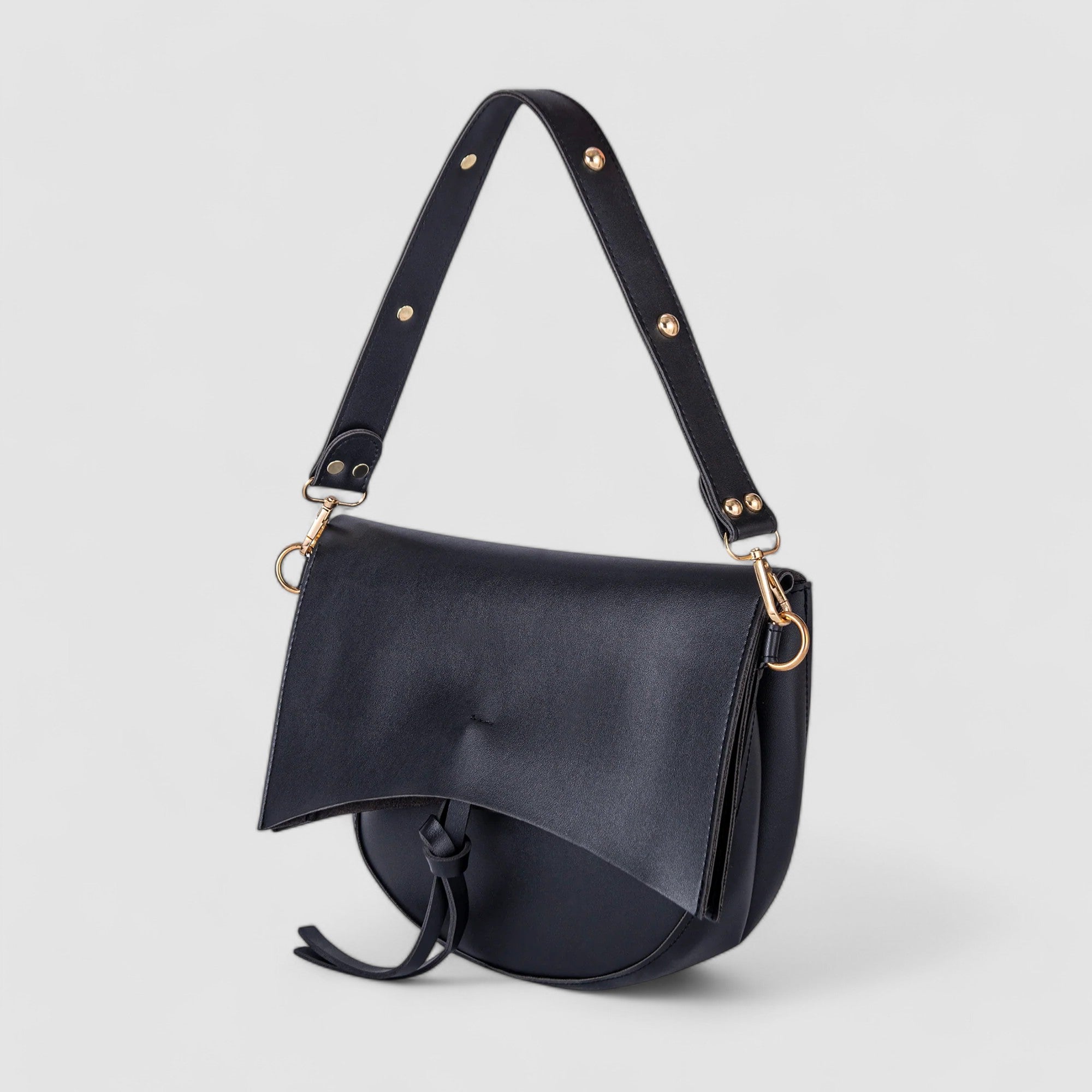 Fera | Vegan Leather Shoulder Bag with Subtle Details