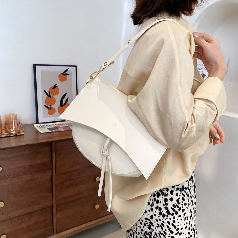 Fera | Vegan Leather Shoulder Bag with Subtle Details