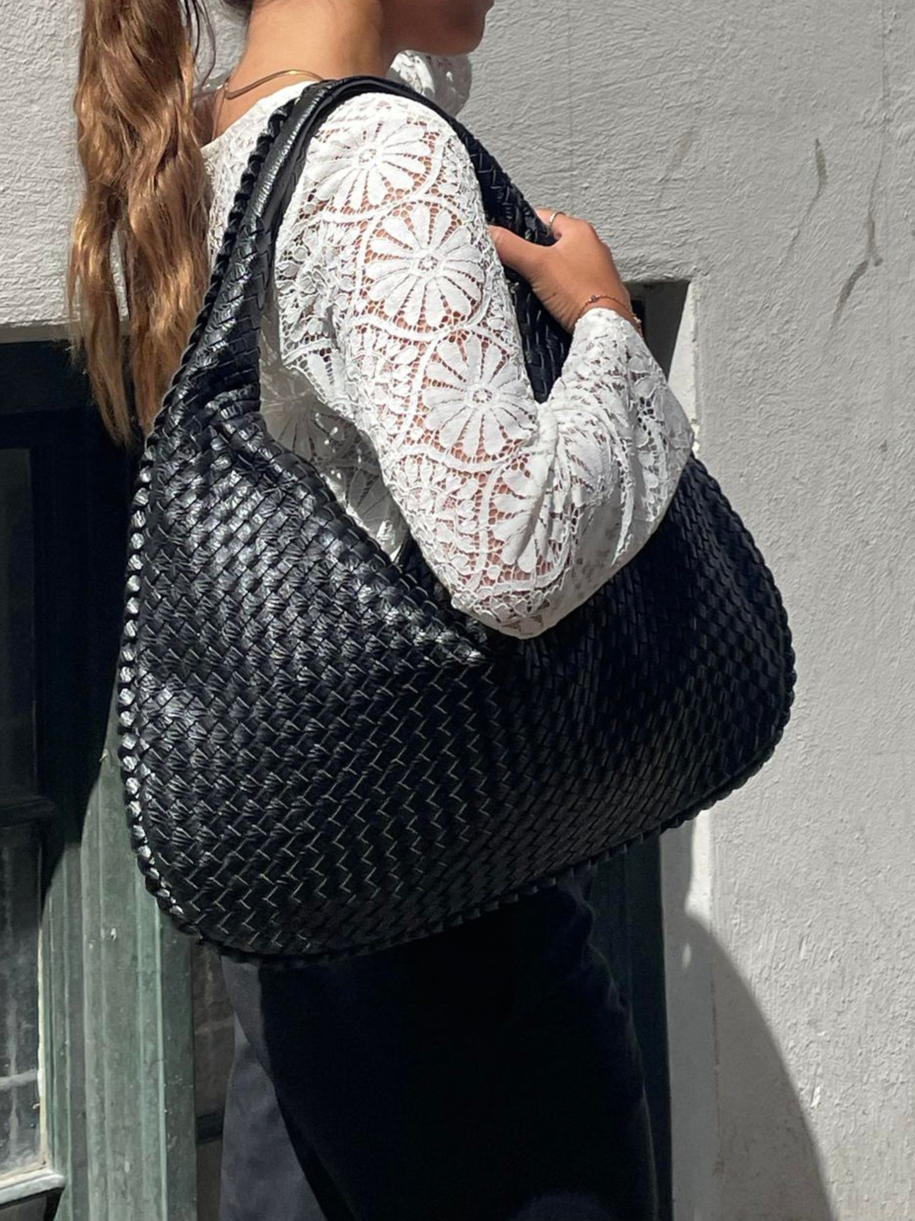 Veneta | Luxe Large Shoulder Bag