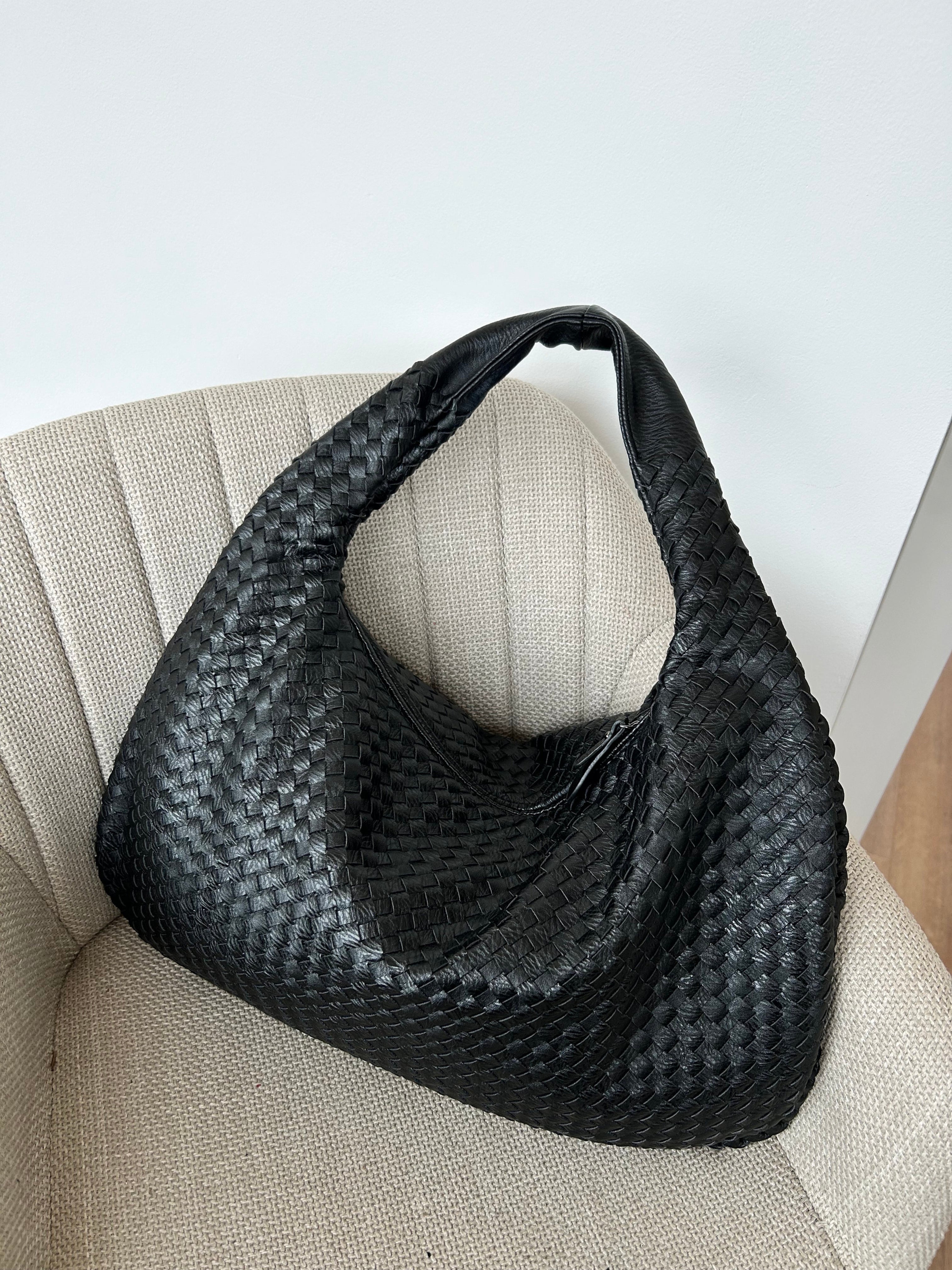 Veneta | Luxe Large Shoulder Bag