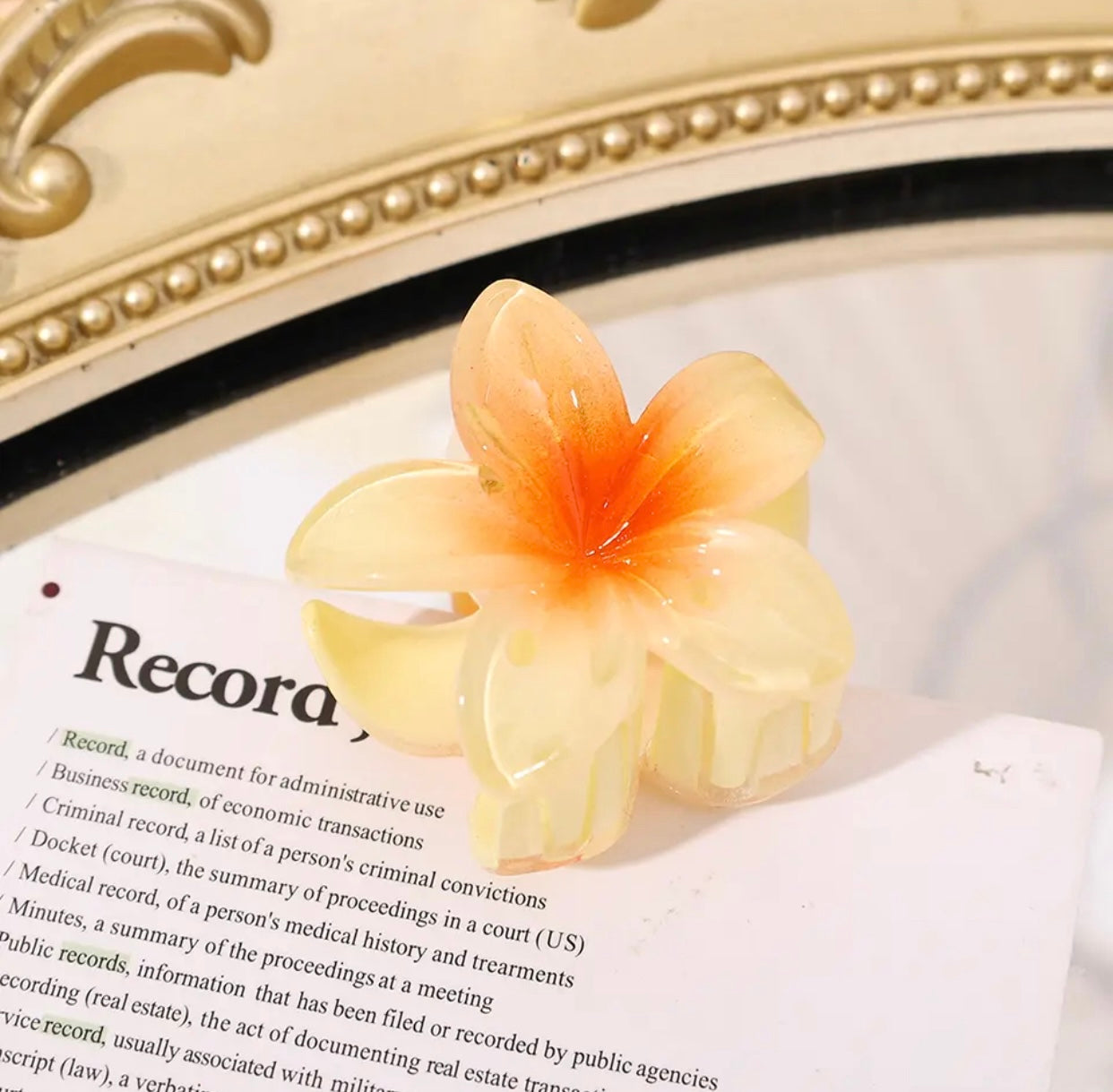 Tulip Flower Hair Clip – Elegant Design with Strong Grip