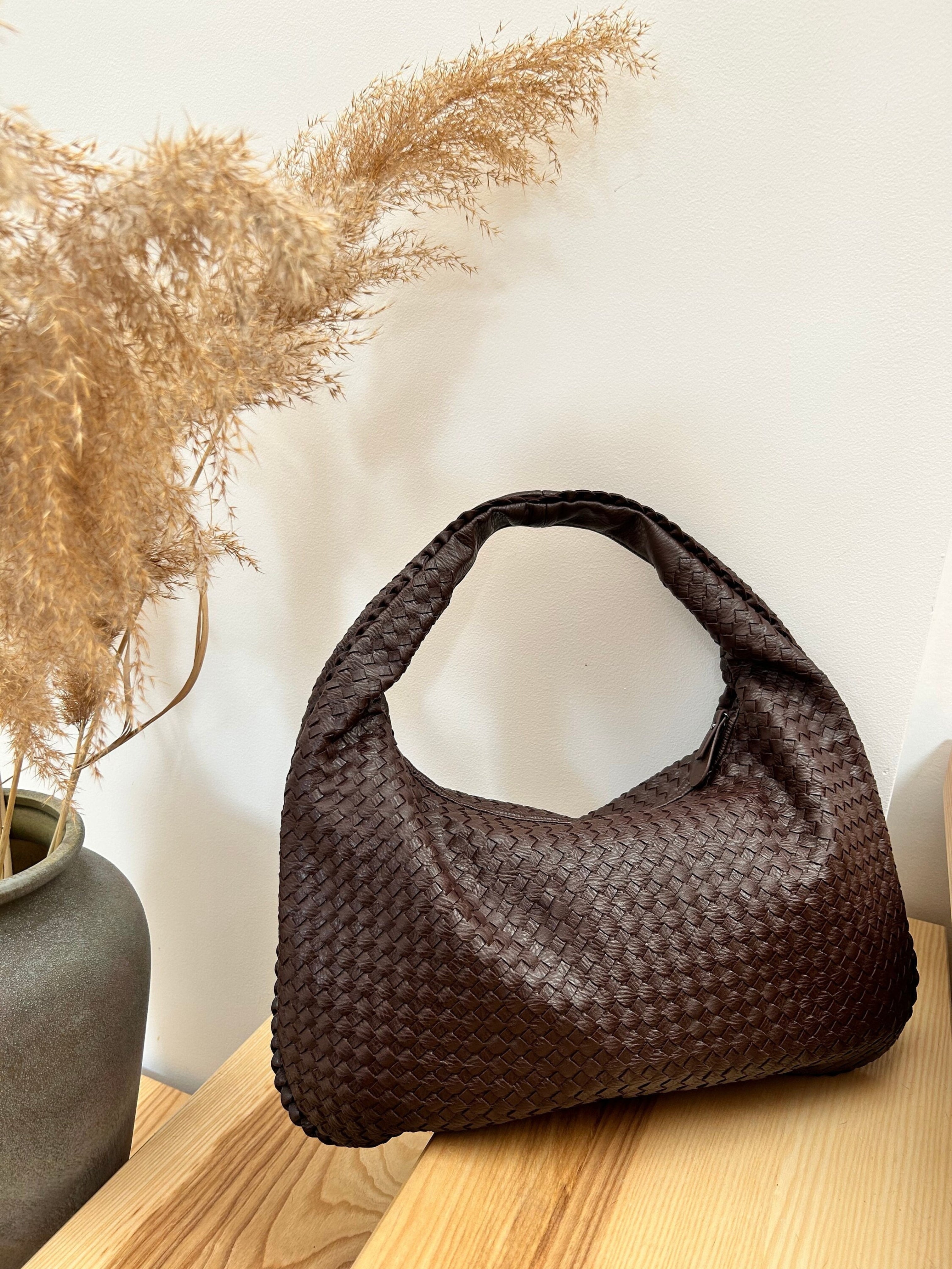 Veneta | Luxe Large Shoulder Bag