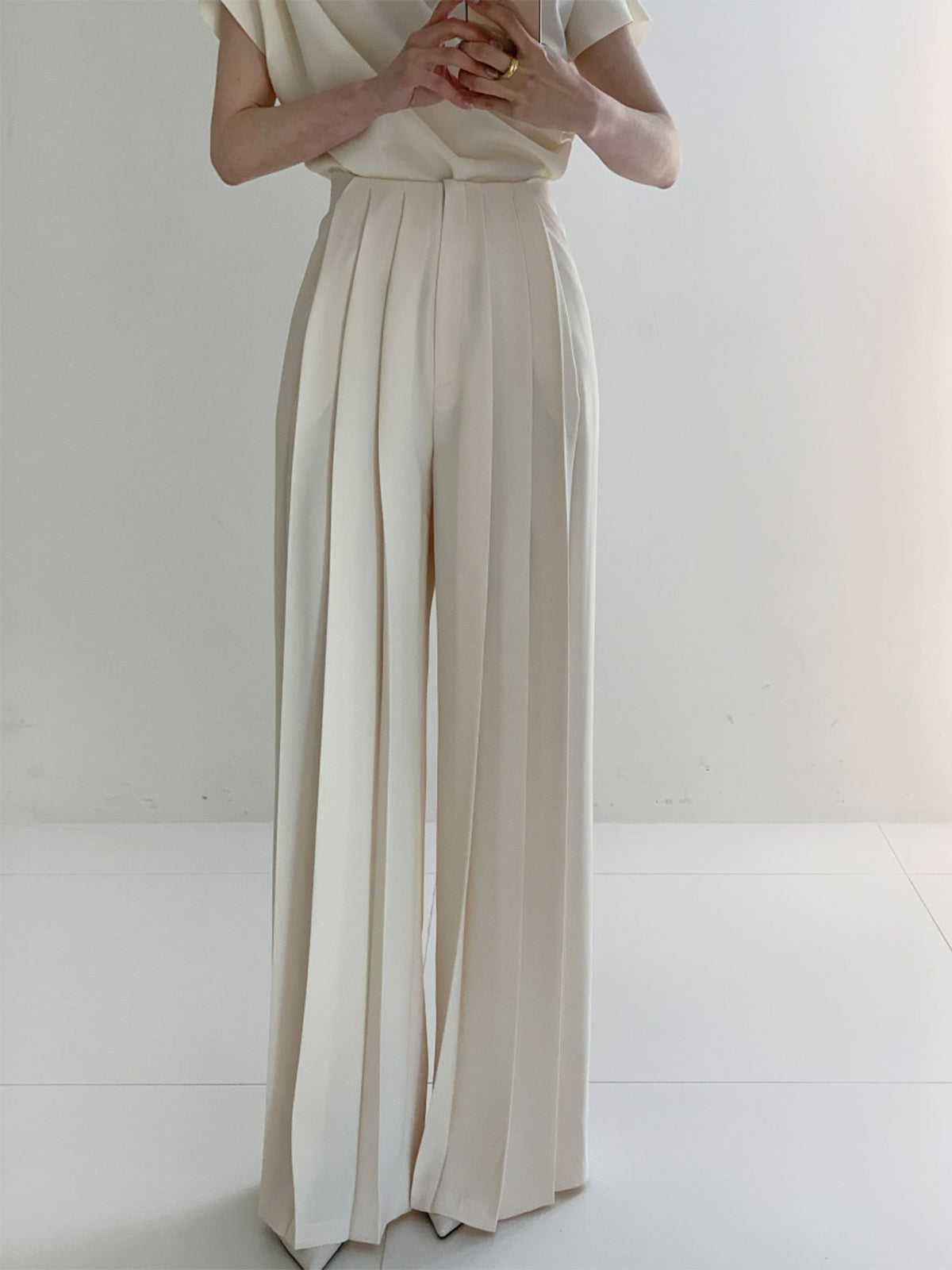 Ilyse | Wide-Leg High-Waist Pleated Trousers