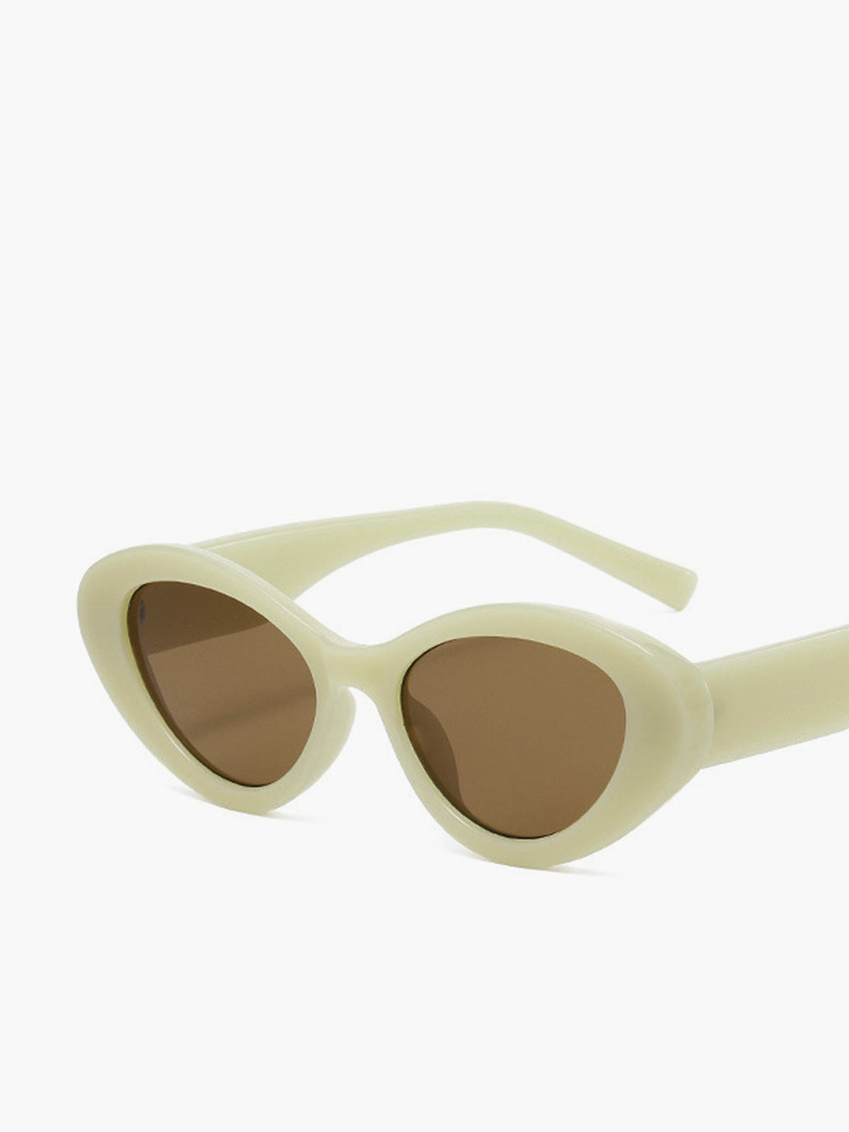 Chic Cream Cat-Eye Sunglasses for Women - Retro-Inspired Frame