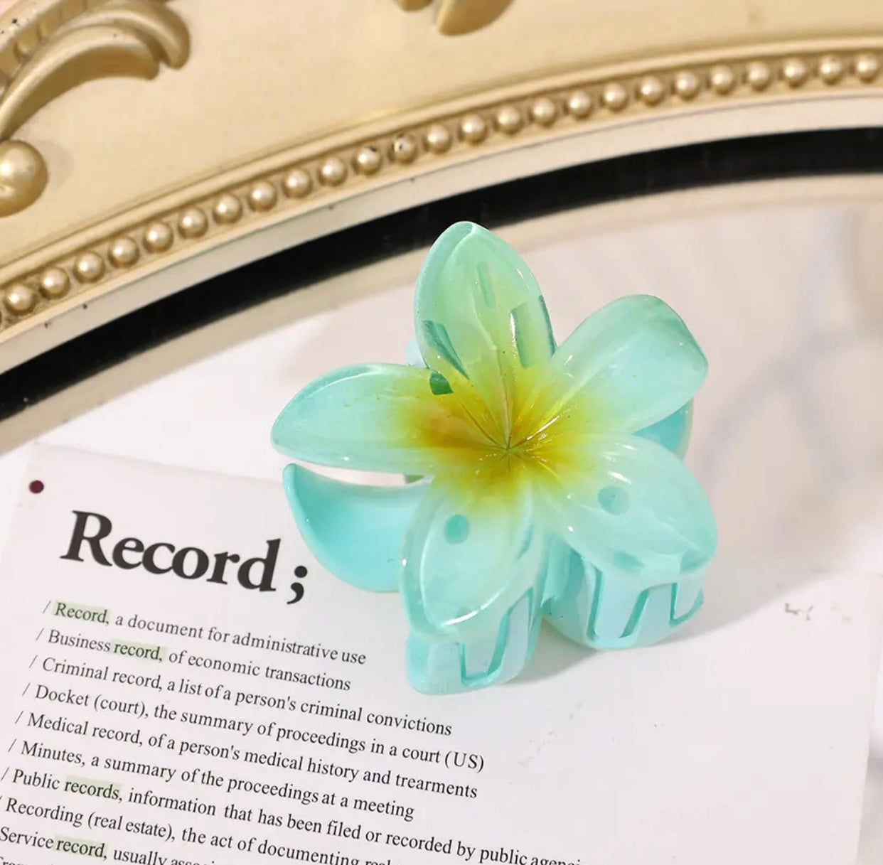 Tulip Flower Hair Clip – Elegant Design with Strong Grip