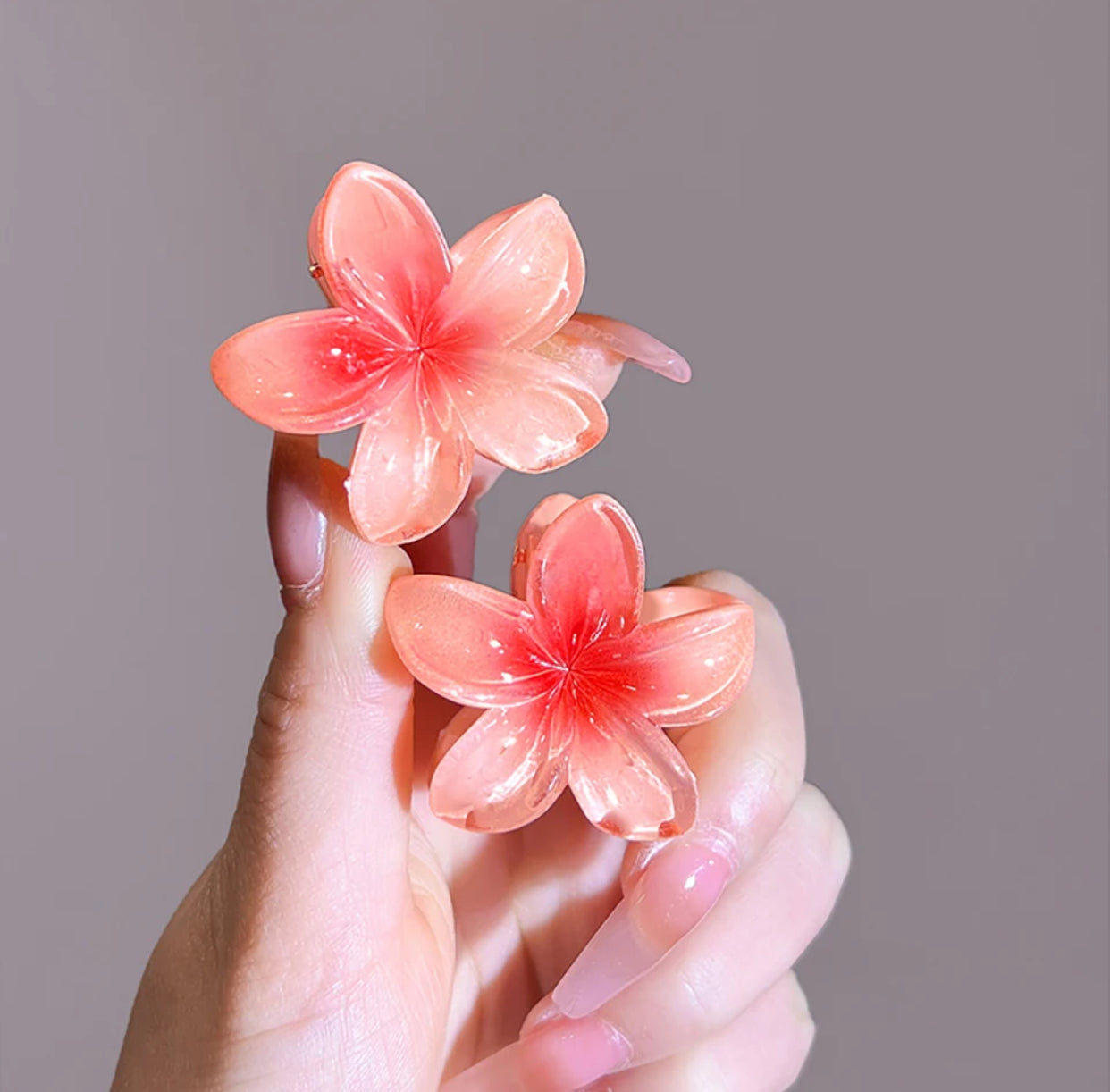 Tulip Flower Hair Clip – Elegant Design with Strong Grip