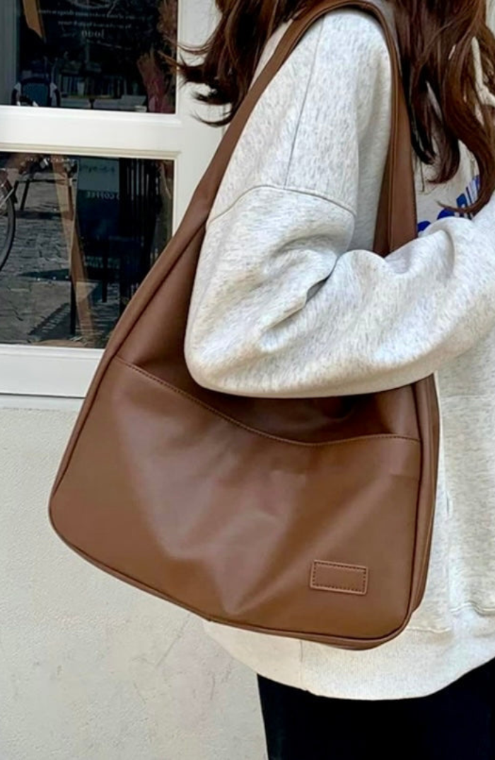 Maia | Spacious Shoulder Bag Made of Vegan Leather