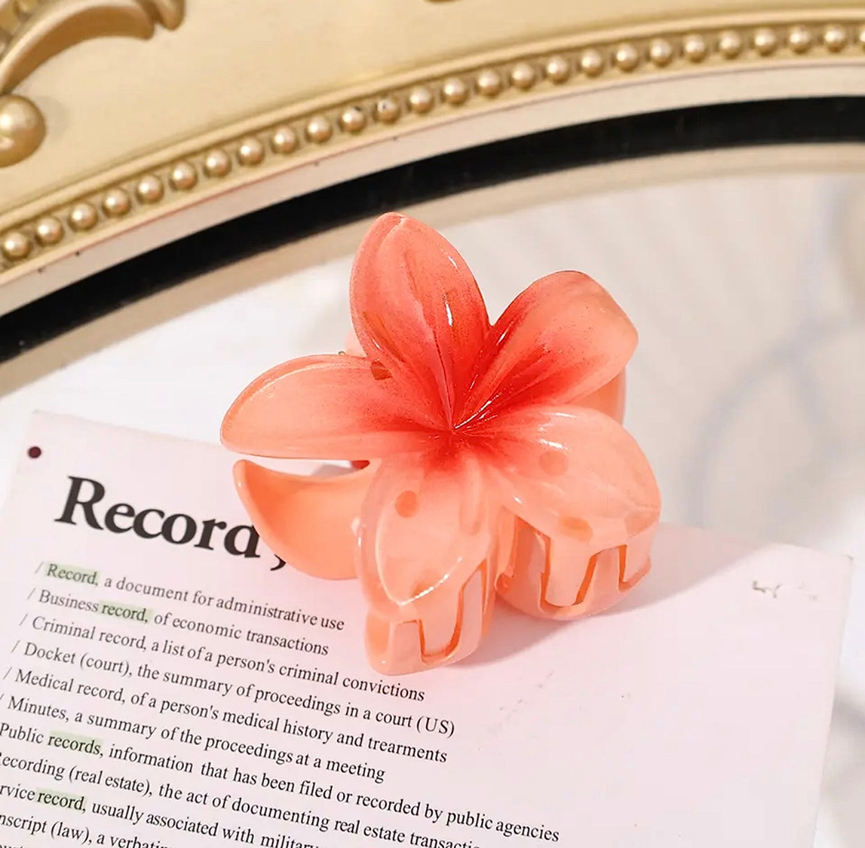 Tulip Flower Hair Clip – Elegant Design with Strong Grip