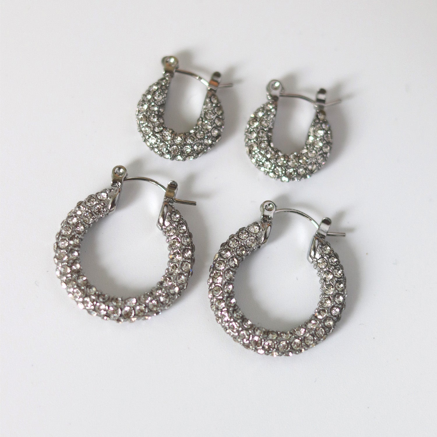 Judie | Chic Hoop Earrings Adorned with Zirconia Stones