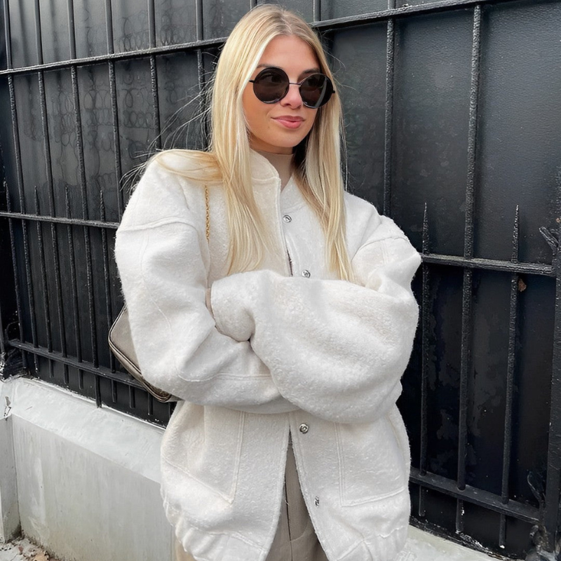 Kyra | Puffed Bomber Jacket for Women - Lightweight, Breathable, and Modern