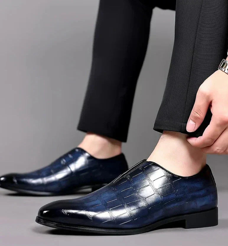 Noah™ - Chic Leather Loafers with Elegant Stone Pattern