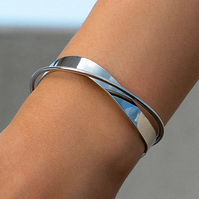 Adjustable Women's Bracelet with Cross Design in Gold Tone