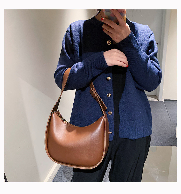 Puk | Minimalist Shoulder Bag Made of Vegan Leather