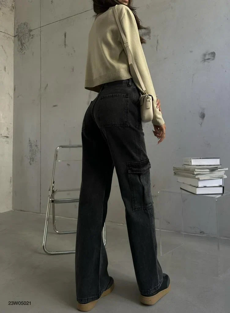Felda | Low Rise Straight Fit Cargo Jeans with Pockets
