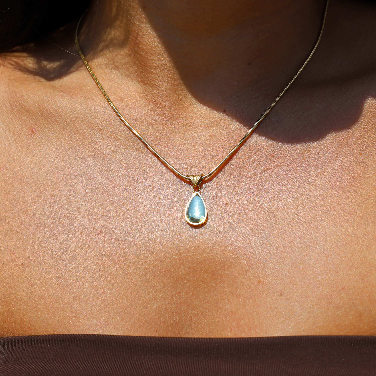 Yess | Chic Gold Necklace Adorned with Olive Stone