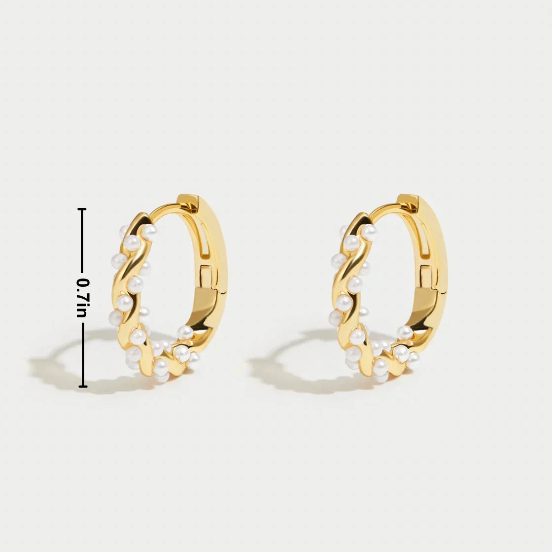Elegant Gold Earrings with Pearl Detail – Timeless Style